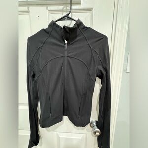 Lululemon Nulu cropped top size 8